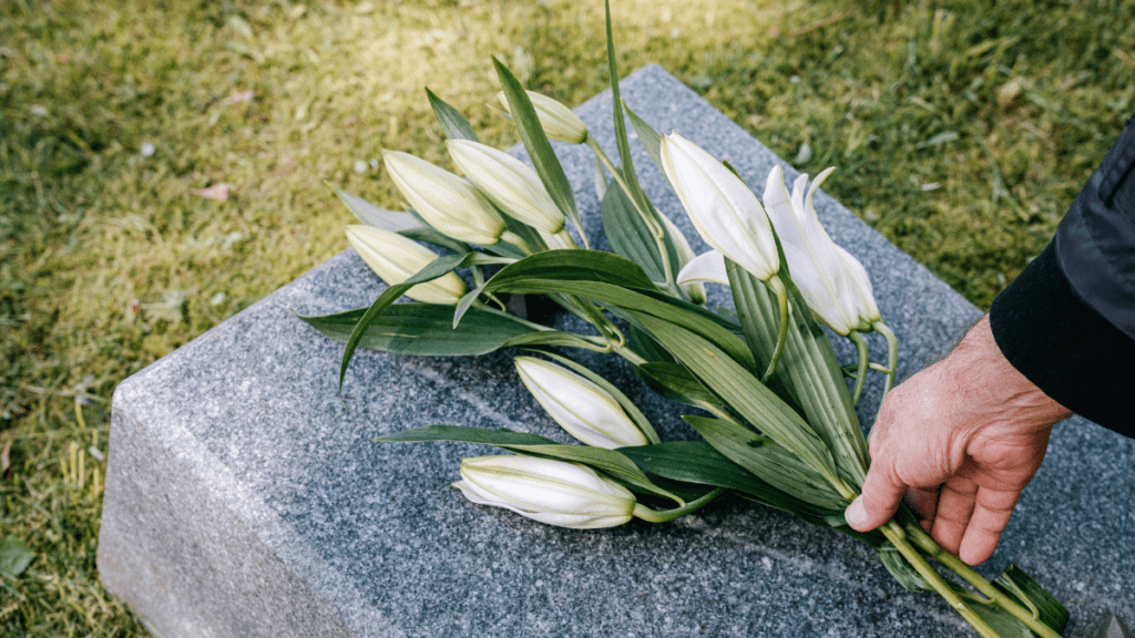 Dia de finados 8 opcoes de flores para levar no cemiterio